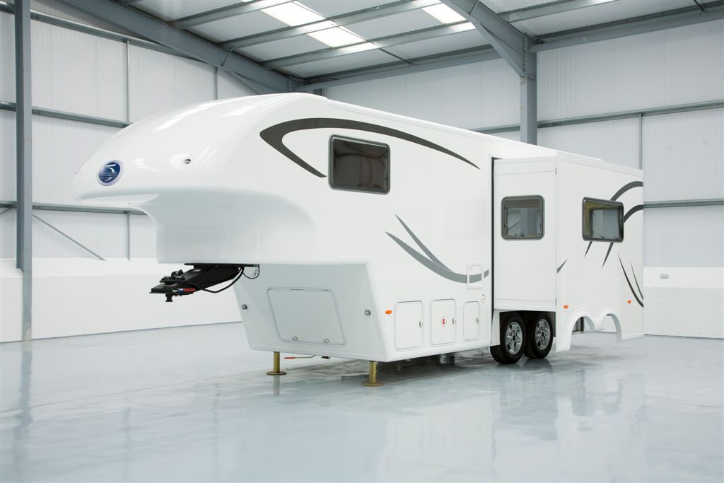 Fifth Wheeler: Wohnauflieger mit Zugfahrzeug 