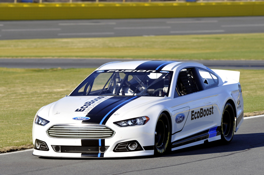 Ford schickt den Fusion auf die Rennstrecke