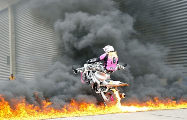 Hamburger Motorrad Tage HMT 2012: Neue Modelle, heiße Action, waghalsige Stunts