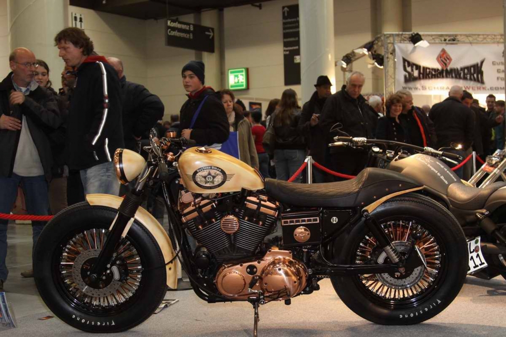 Hamburger Motorrad Tage HMT 2012: Neue Modelle, heiße Action, waghalsige Stunts