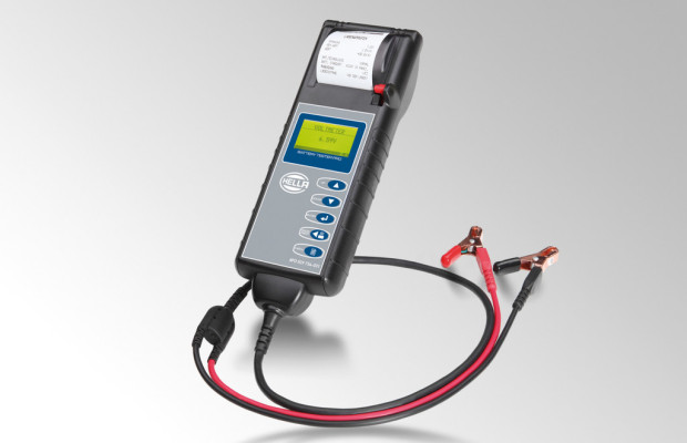 Hella bietet Werkstätten Batterietester und Ladegeräte an