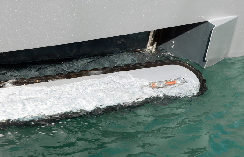 Iguana 29: Amphibien Motoryacht mit Kettenantrieb