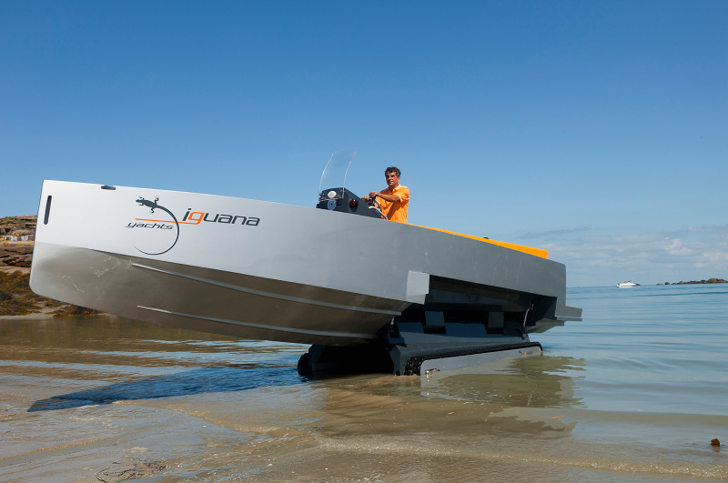Iguana 29: Amphibien Motoryacht mit Kettenantrieb