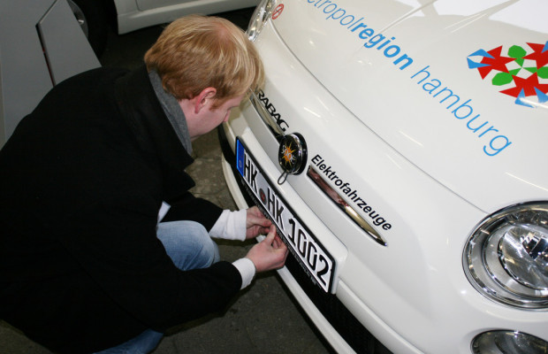 Karabag übergibt 16 Elektroautos an Metropolregion Hamburg