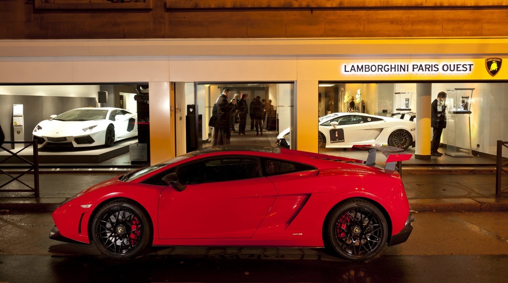 Lamborghini eröffnet Showroom in Paris