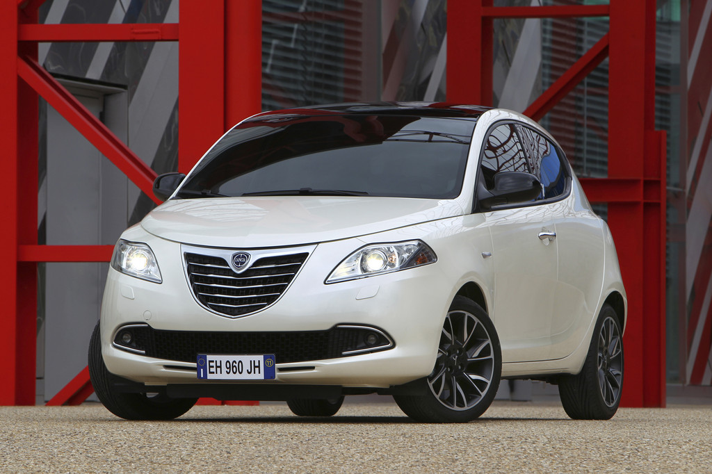 Lancia und Jeep lieferten 2011 ein starkes Plus