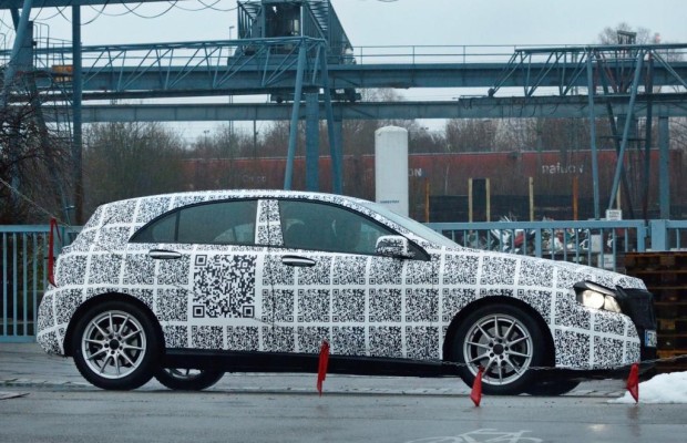 Mercedes A-Klasse - Ein Erlkönig enttarnt sich selbst