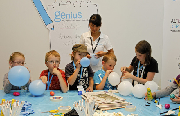 Mercedes-Benz-Museum bietet Workshops für Kinder