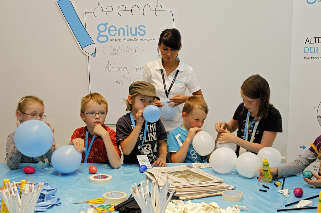 Mercedes-Benz-Museum bietet Workshops für Kinder