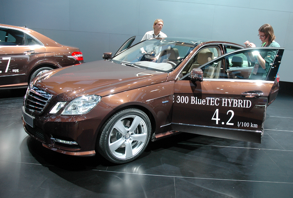 Mercedes E300 Bluetec-Dieselhybrid bei der Autoschau in Detroit.