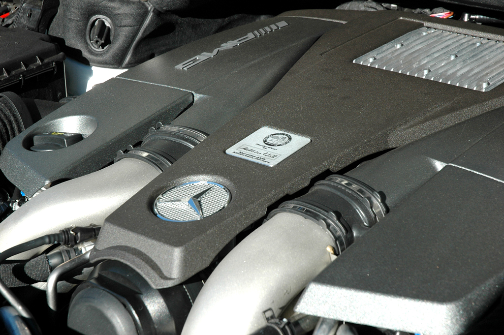 Mercedes ML 63 AMG: Blick auf den Achtzylinder-Biturbo mit 386/525 kW/PS. 