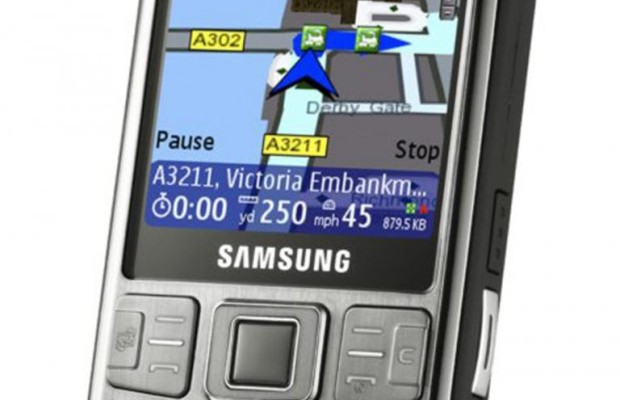 Navi oder Smartphone - welcher Lotse gehört ins Auto?