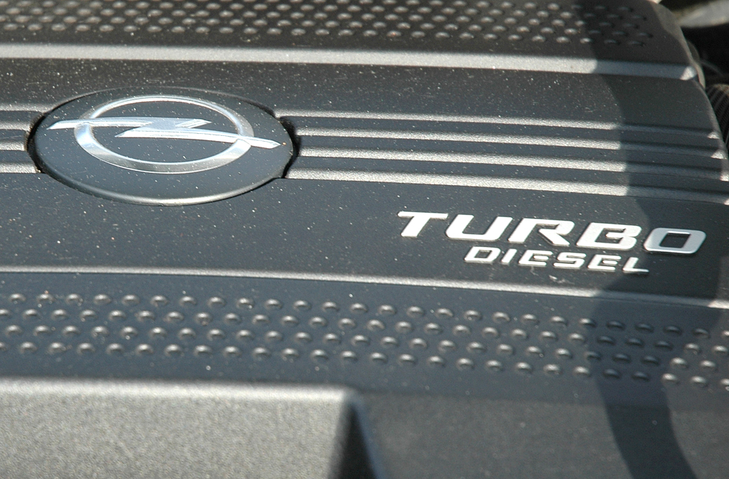 Opel Antara: Blick unter die Haube auf den 2,2-Liter-Selbstzünder. 