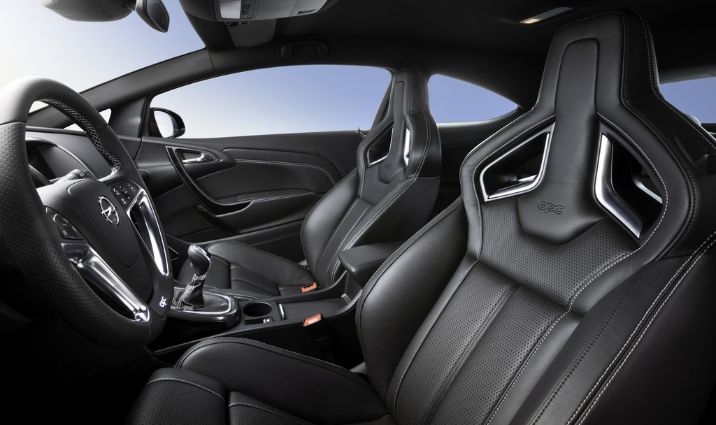 Opel Astra OPC mit weltweit einzigartiger Sitz-Technik