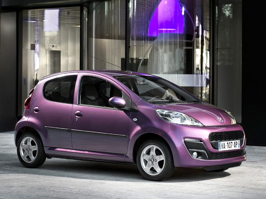 Peugeot legt sein Einstiegsmodell 107 neu auf. 