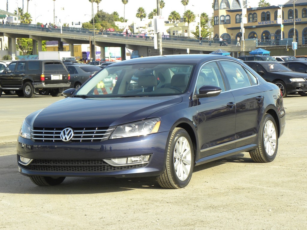 Qatar 2012: Volkswagen zeigt in Katar den US-Passat