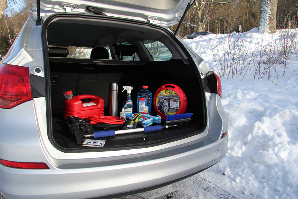 Ratgeber: Das sollte im Winter im Auto nicht fehlen