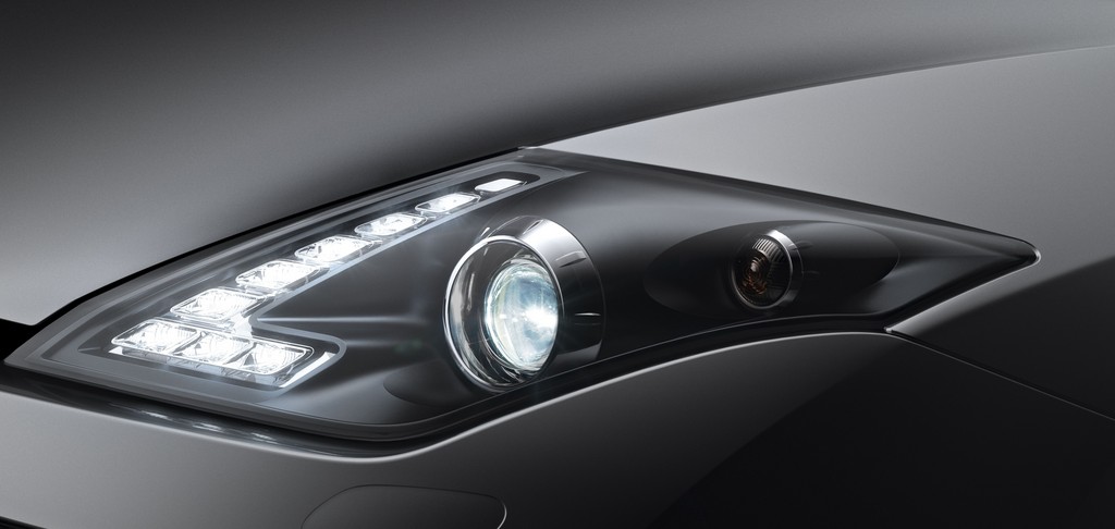 Renault überarbeitet Laguna Coupé