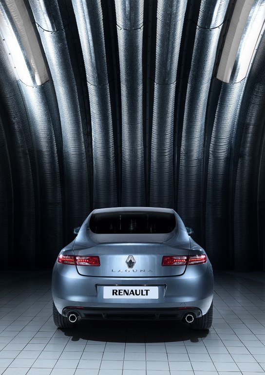 Renault überarbeitet Laguna Coupé