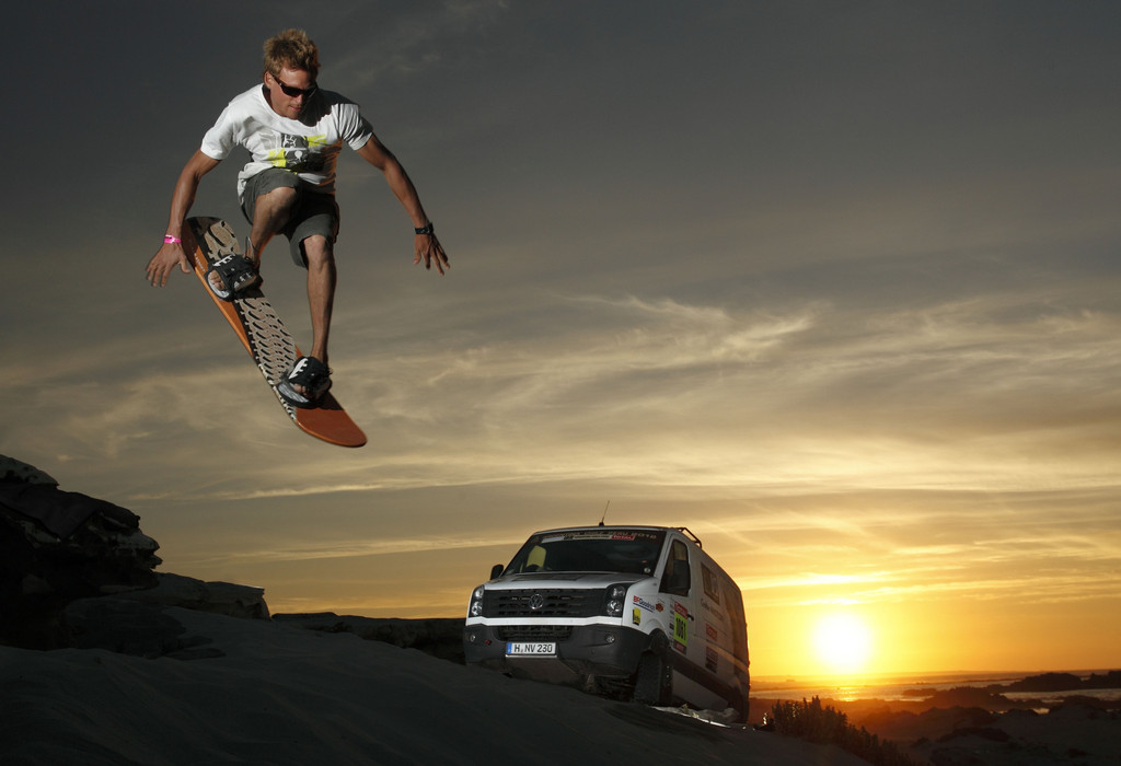 Sandsurfing in Chile: Klaas Voget mit dem VW Crafter 4Motion.