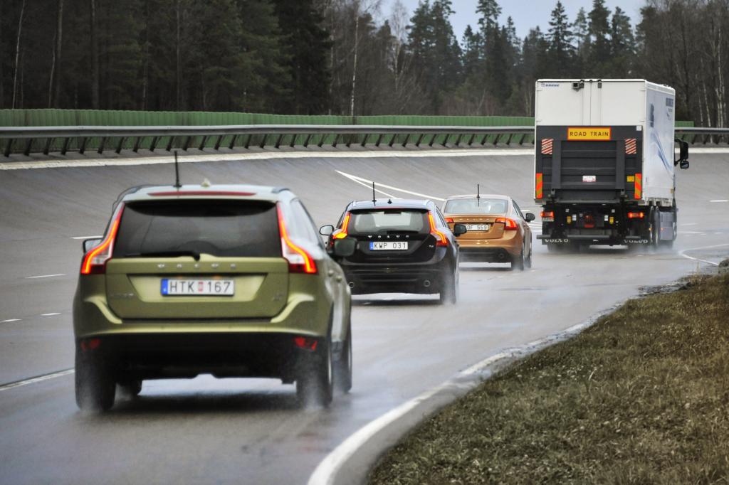Sartre ist das einzige Projekt, das sich mit dem eigenständigen Fahren von Autos im Kolonnenverkehr auf Schnellstraßen befasst