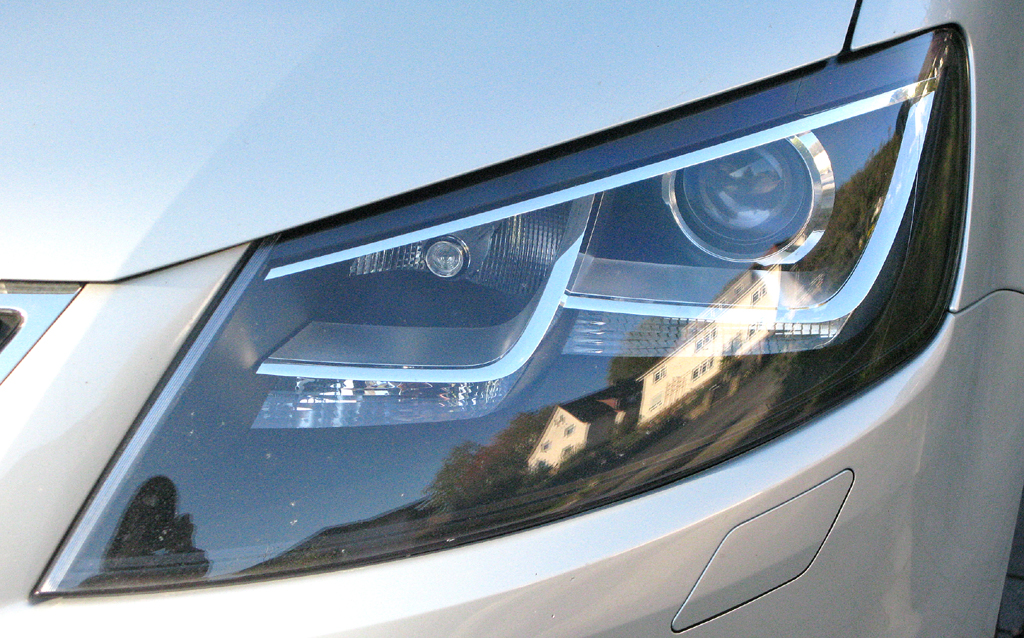 Seat Alhambra: Moderne Leuchteinheit vorn. 