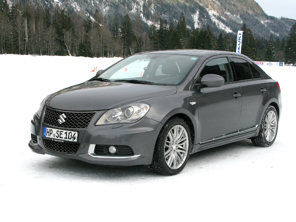 Suzuki-Wintercamp: Ebenfalls den Mittelklasse-Kizashi gibt es mit Vierradantrieb. 