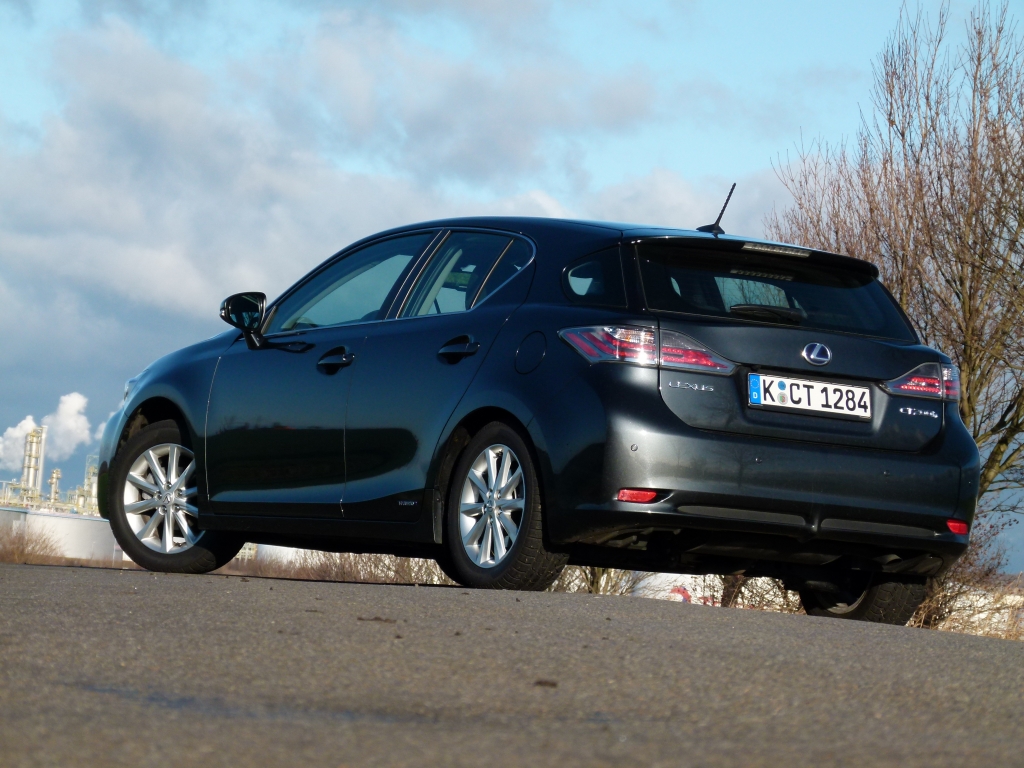Test: Lexus CT200h – Schicker Prius mit Starallüren