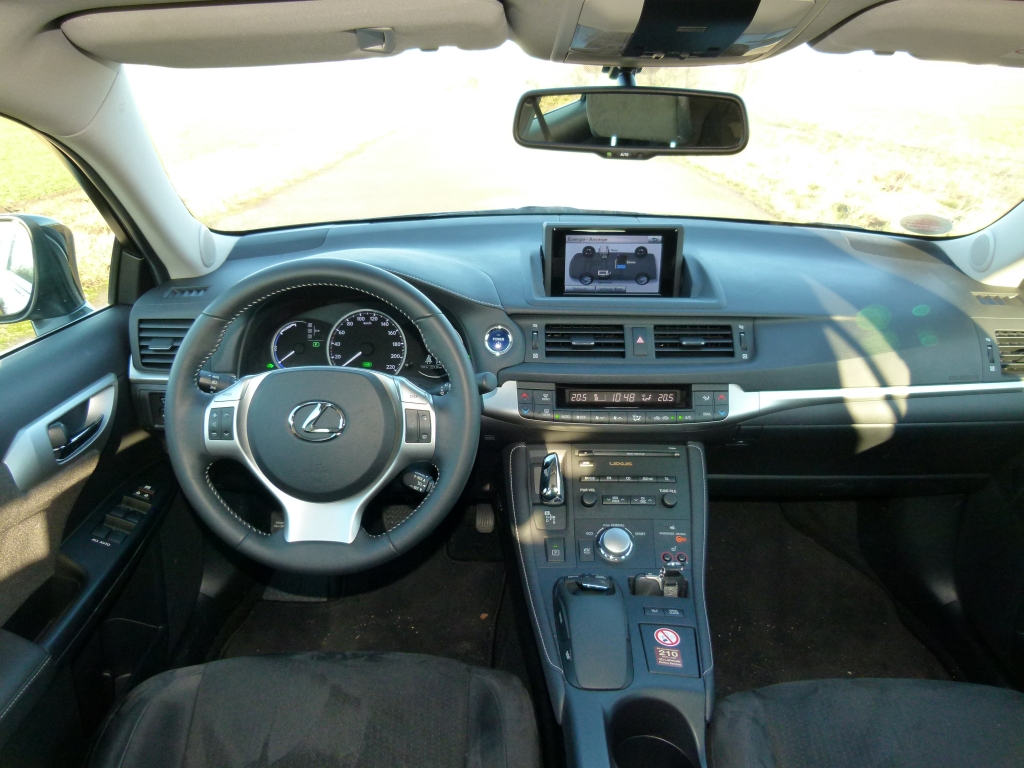 Test: Lexus CT200h – Schicker Prius mit Starallüren