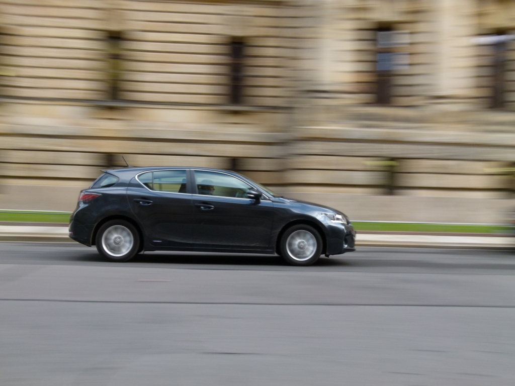 Test: Lexus CT200h – Schicker Prius mit Starallüren