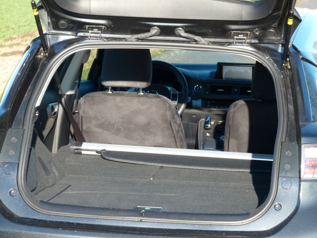 Test: Lexus CT200h – Schicker Prius mit Starallüren