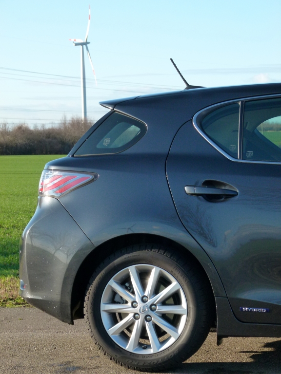 Test: Lexus CT200h – Schicker Prius mit Starallüren
