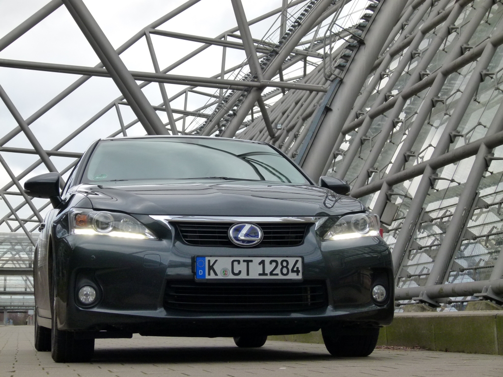 Test: Lexus CT200h – Schicker Prius mit Starallüren