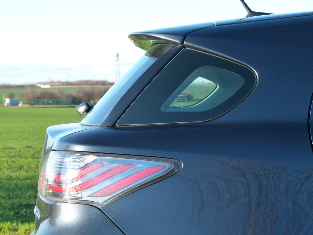 Test: Lexus CT200h – Schicker Prius mit Starallüren