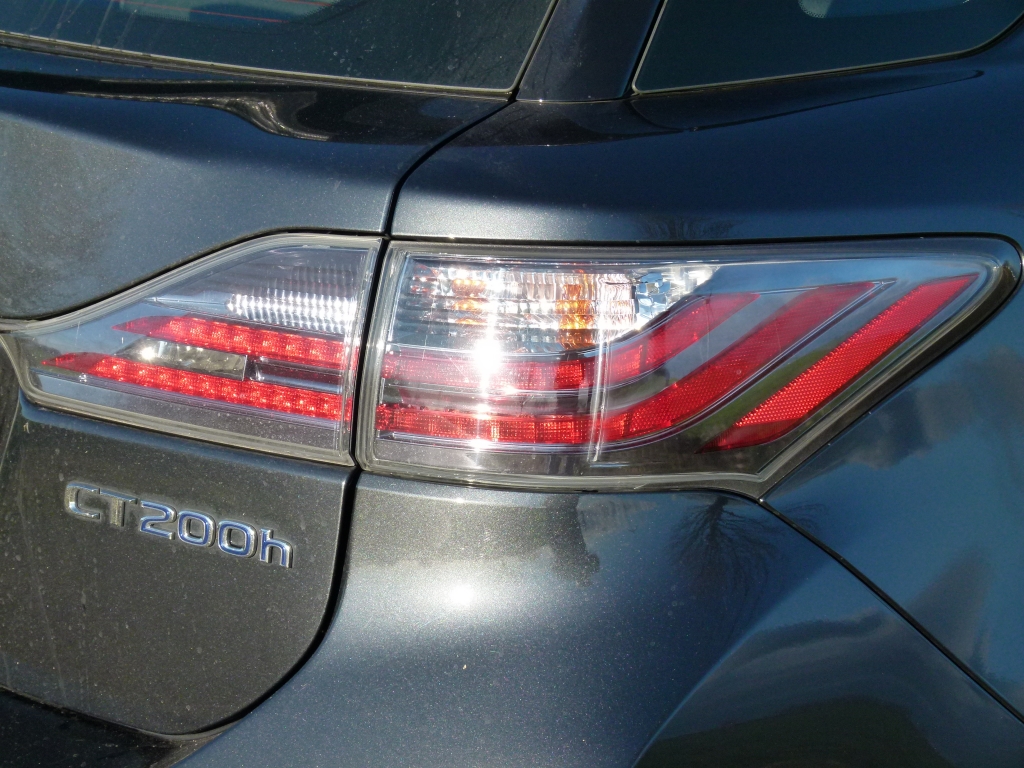 Test: Lexus CT200h – Schicker Prius mit Starallüren