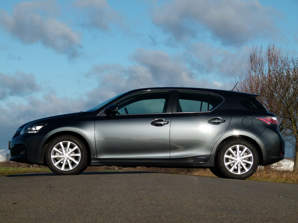 Test: Lexus CT200h – Schicker Prius mit Starallüren