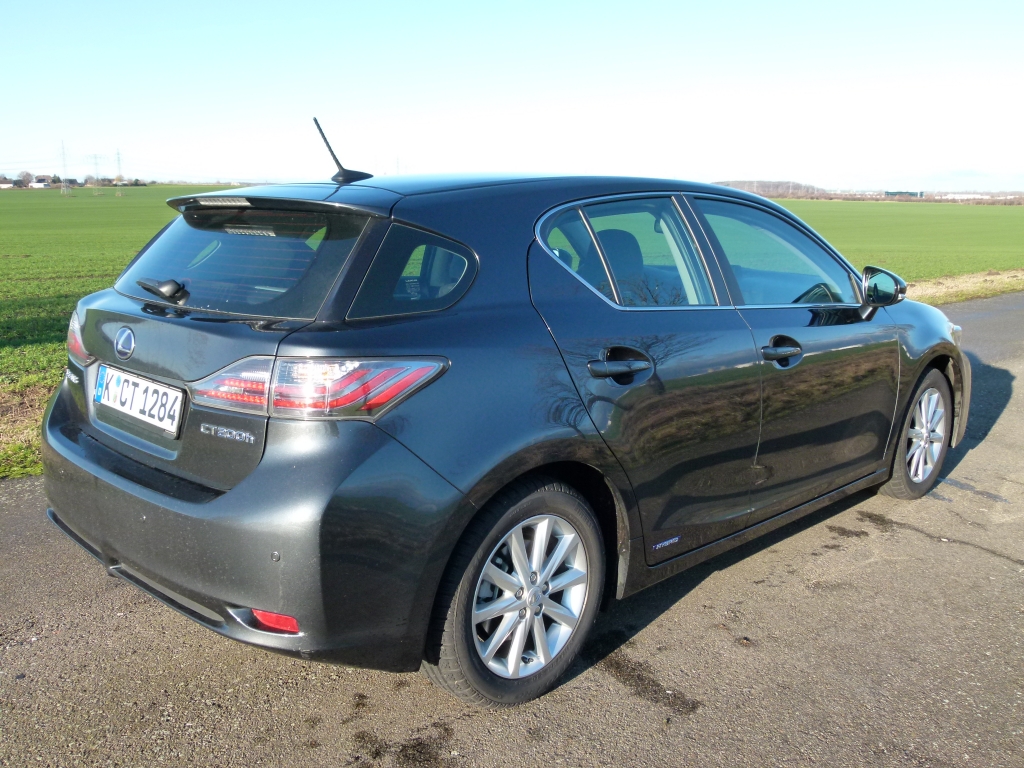 Test: Lexus CT200h – Schicker Prius mit Starallüren