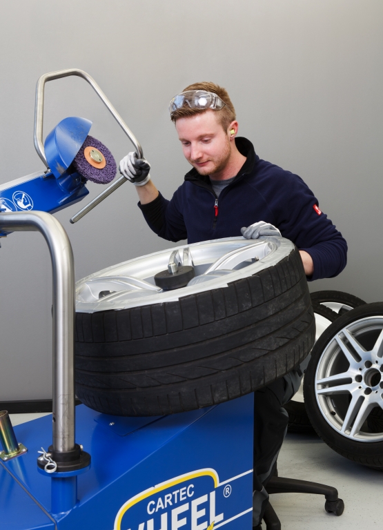 WheelDoctor: Kratzer an Alufelgen günstig entfernen