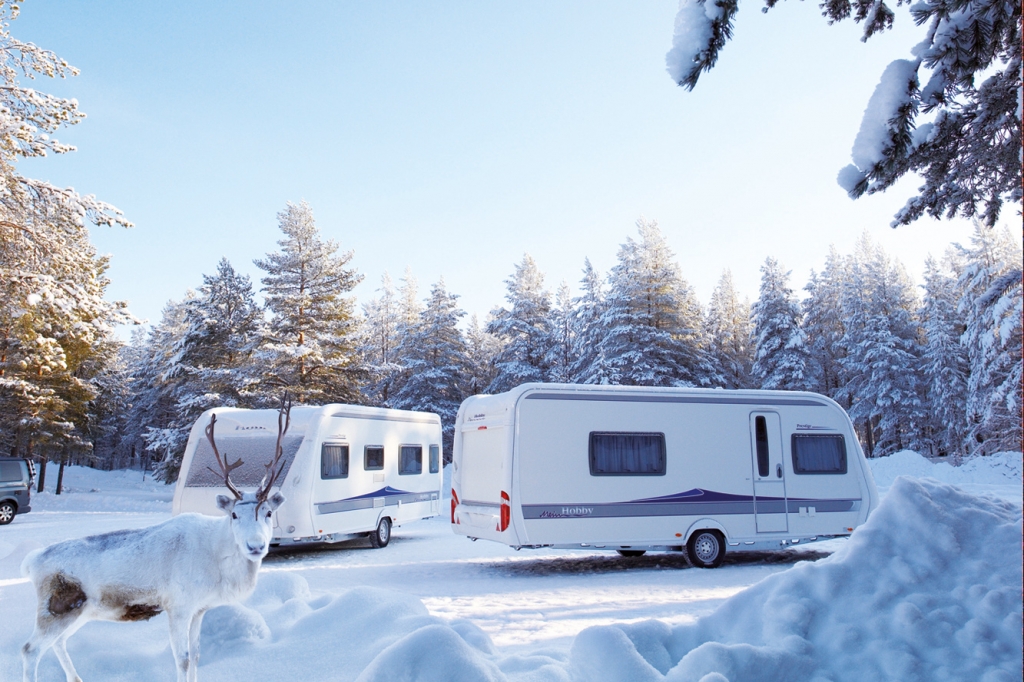 Wintercamping mit Reisemobil und Caravan