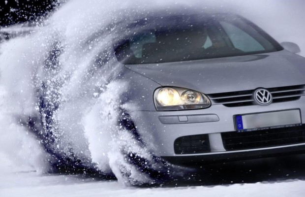 Winterzeit - Fahren bei Schnee und Eis