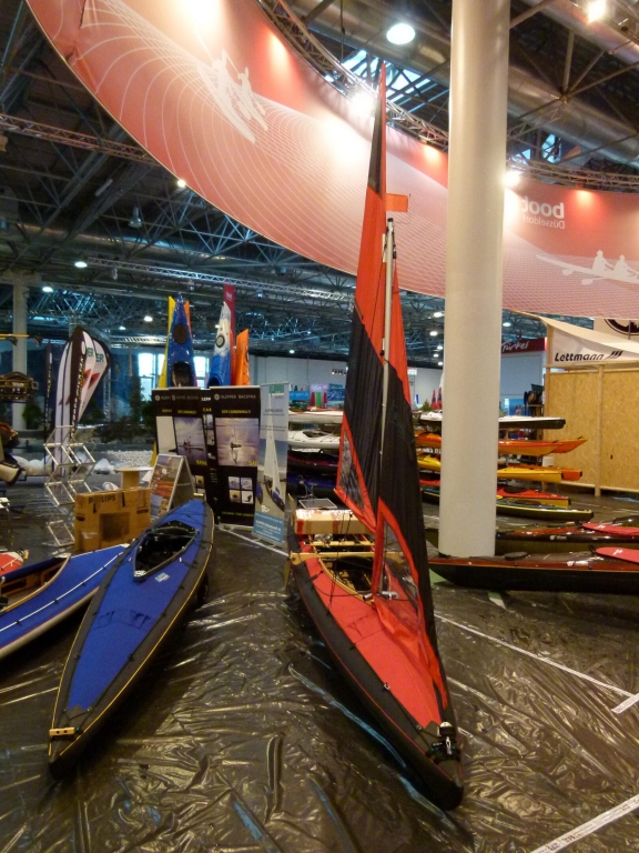 boot Düsseldorf 2012: Carbonboot, Kajaks und WaterPedelecs