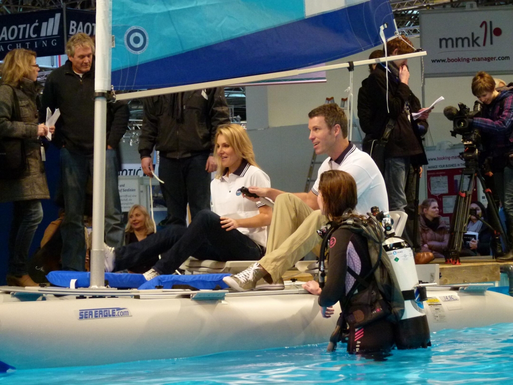 boot Düsseldorf 2012: Carbonboot, Kajaks und WaterPedelecs