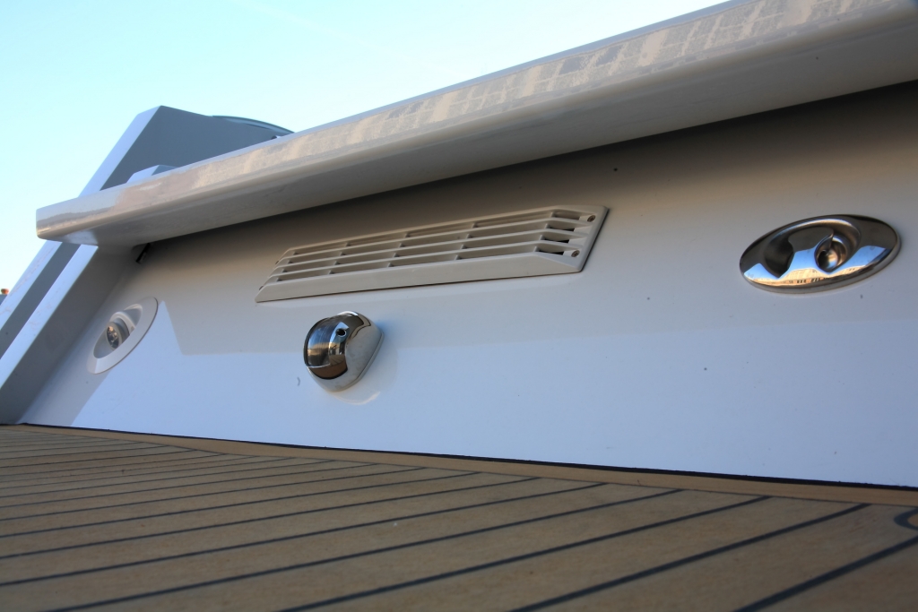 boot Düsseldorf 2012: Premiere Daycruiser Crossover und Limited Edition