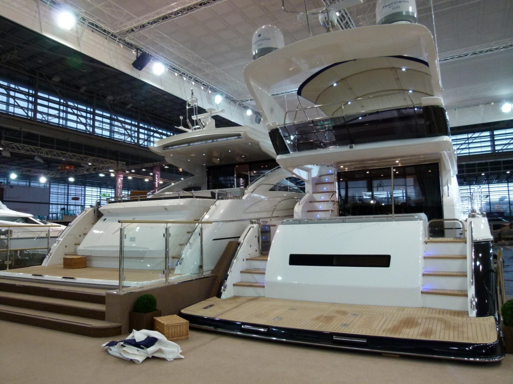 boot Düsseldorf 2012: Vom Speedboot bis zur Luxusyacht