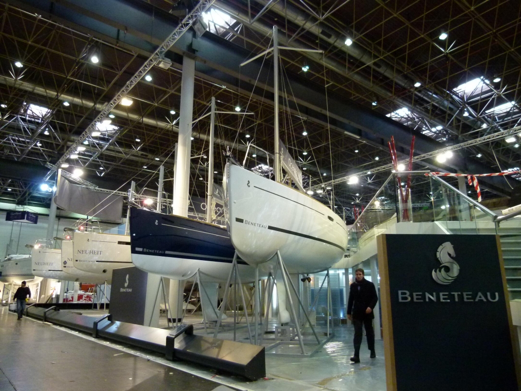 boot Düsseldorf 2012: Vom aufblasbaren Katamaran zur Segelyacht