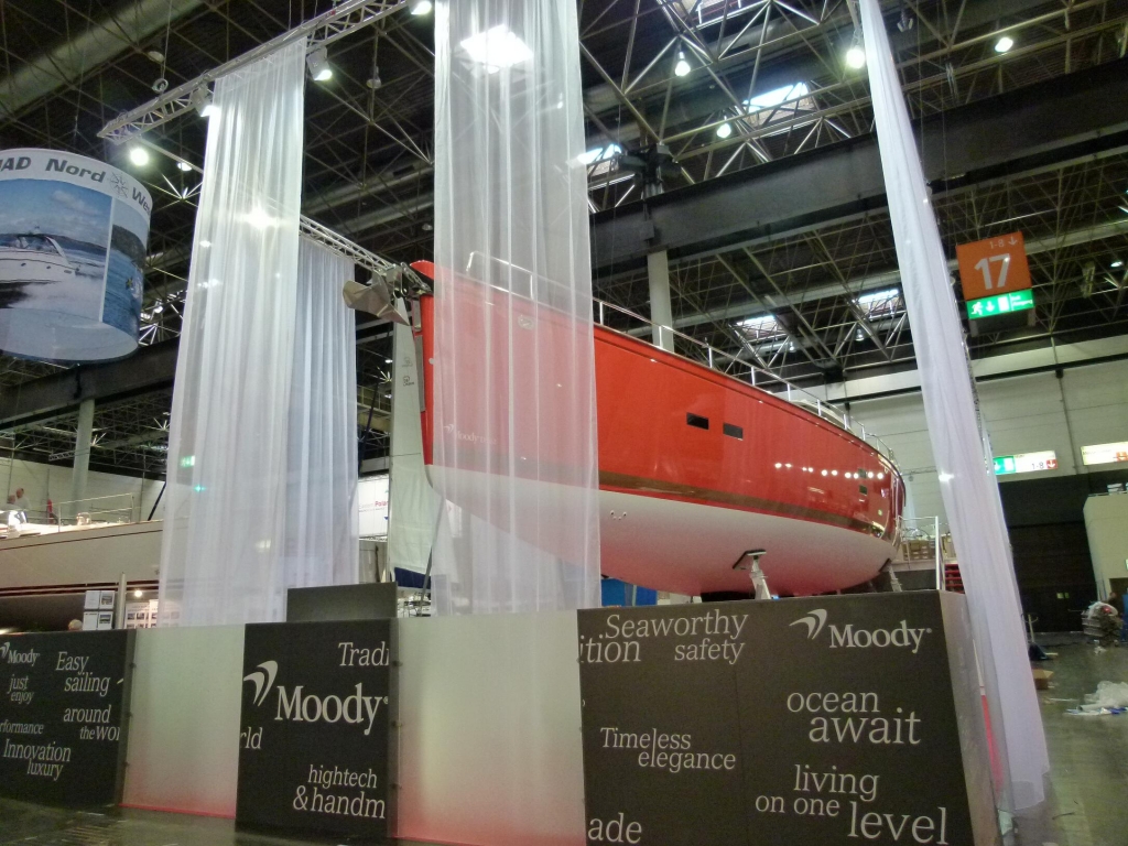 boot Düsseldorf 2012: Vom aufblasbaren Katamaran zur Segelyacht