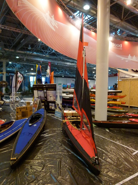 boot Düsseldorf 2012: Vom aufblasbaren Katamaran zur Segelyacht