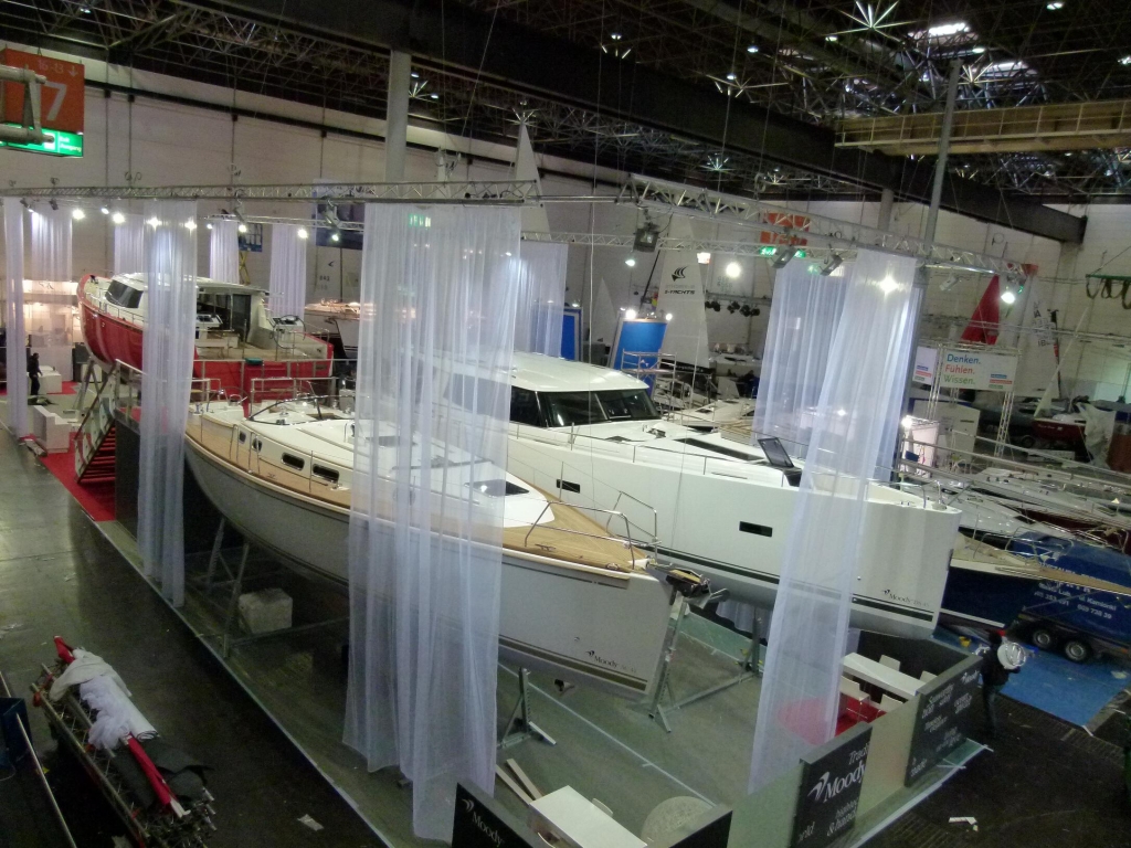 boot Düsseldorf 2012: Vom aufblasbaren Katamaran zur Segelyacht