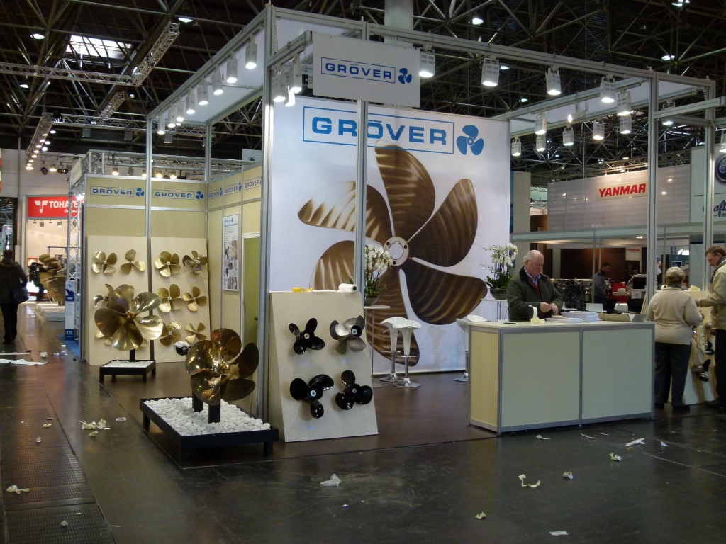 boot Düsseldorf 2012: Von Extrem-Ölzeug bis Marinemotor mit 1800 PS
