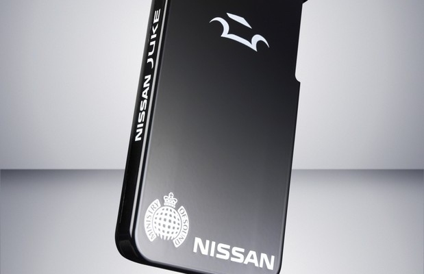 iPhone-Case von Nissan entfernt Kratzer selbst